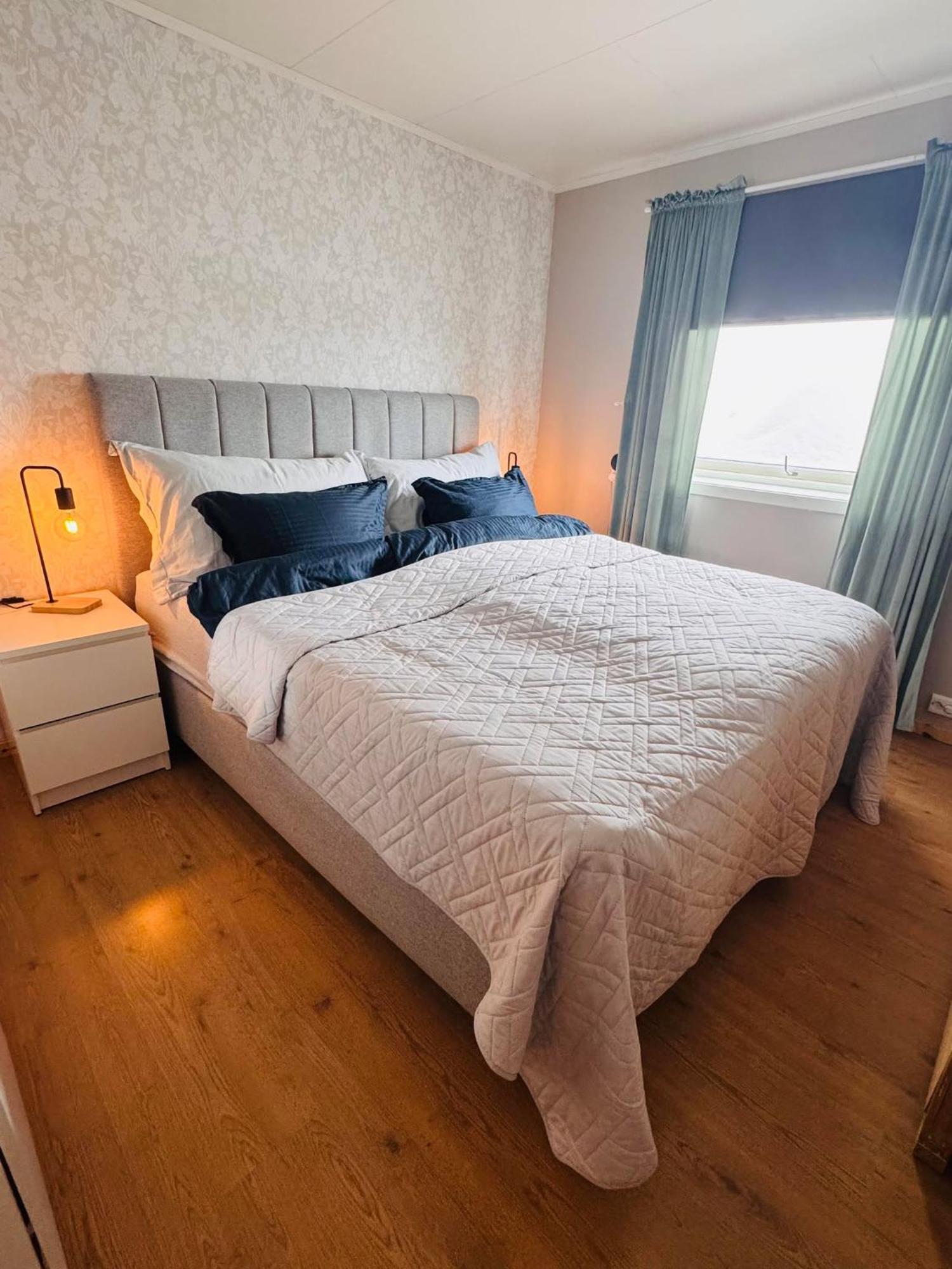 Apartment Modern 2 Bedroom Luxury King Bed, New Queen Bed, Free Parking, Perfect For Aurora Hunting And Exploring Kvaloya, Tromso, And Surrounding Islands Year-round Tromsø